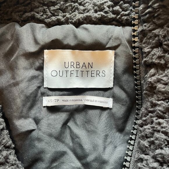 Urban Outfitters Willow Teddy Jacket Black - Picture 3 of 4